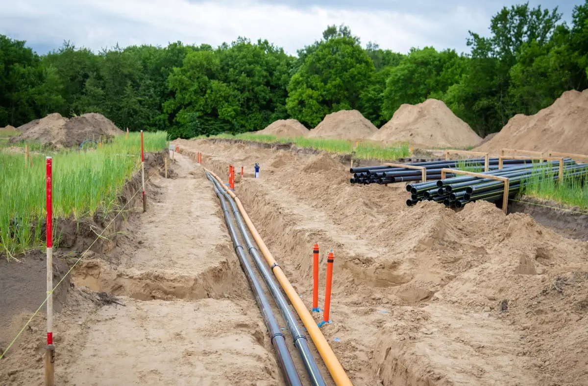 Environmental management consulting firms inspecting water canalisation | Groupe SCP